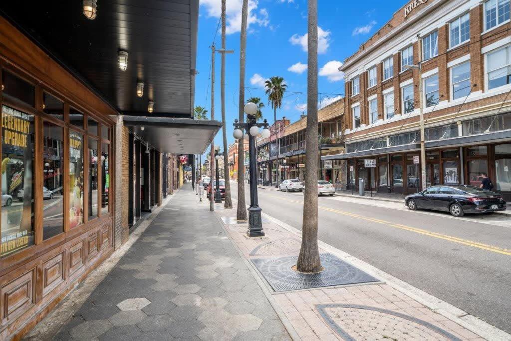 Casa Romeo - Luxury Ybor Apt, Steps To 7Th Ave แทมปา ภายนอก รูปภาพ