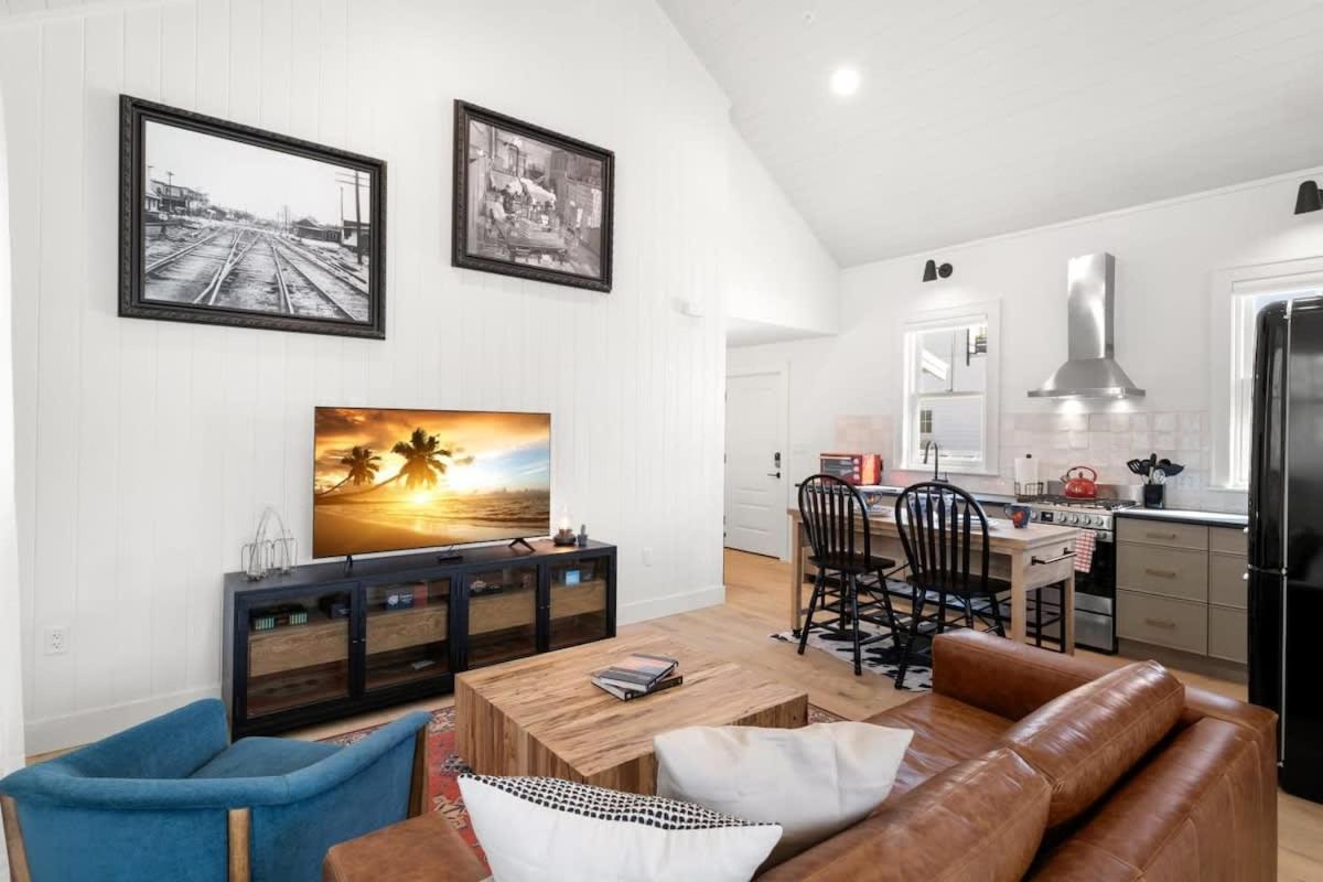 Casa Romeo - Luxury Ybor Apt, Steps To 7Th Ave แทมปา ภายนอก รูปภาพ