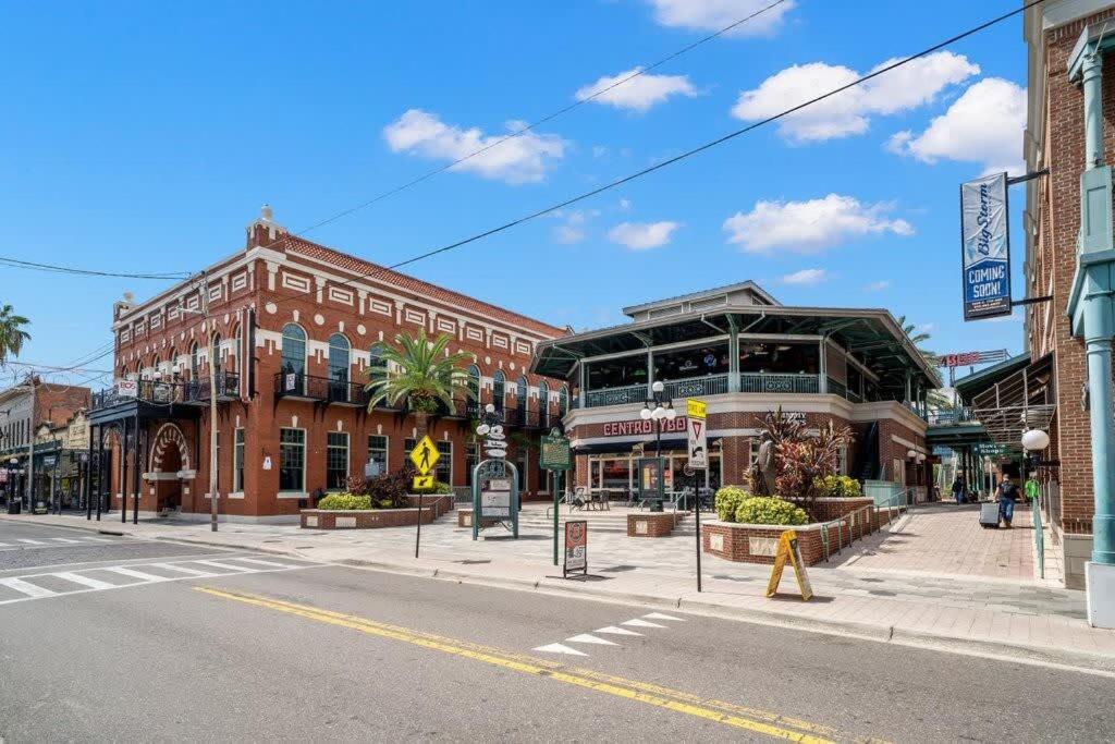 Casa Romeo - Luxury Ybor Apt, Steps To 7Th Ave แทมปา ภายนอก รูปภาพ