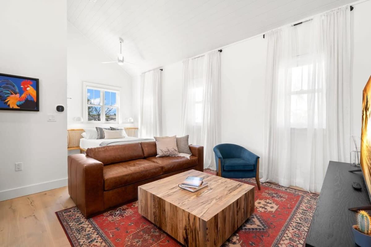 Casa Romeo - Luxury Ybor Apt, Steps To 7Th Ave แทมปา ภายนอก รูปภาพ